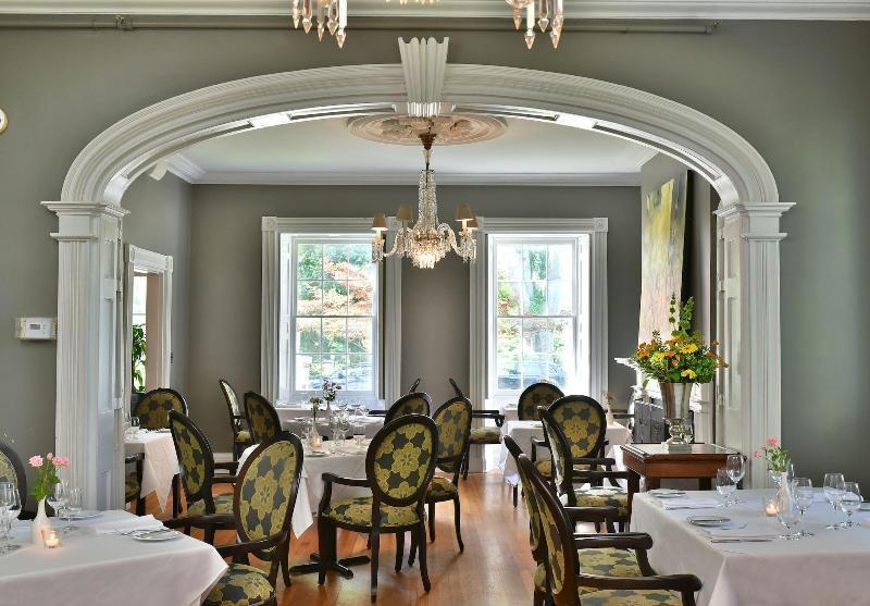 The Charles Hotel Ниагара-он-те-Лейк Экстерьер фото